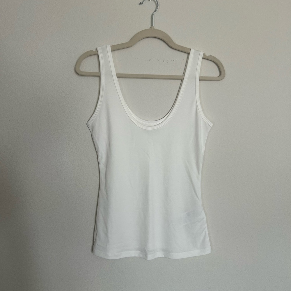 Seamless Rib Fabric Scoopneck Tank Top